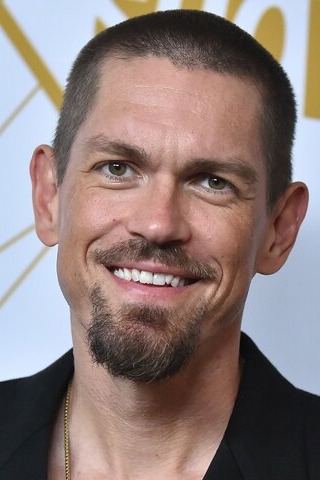 Steve Howey