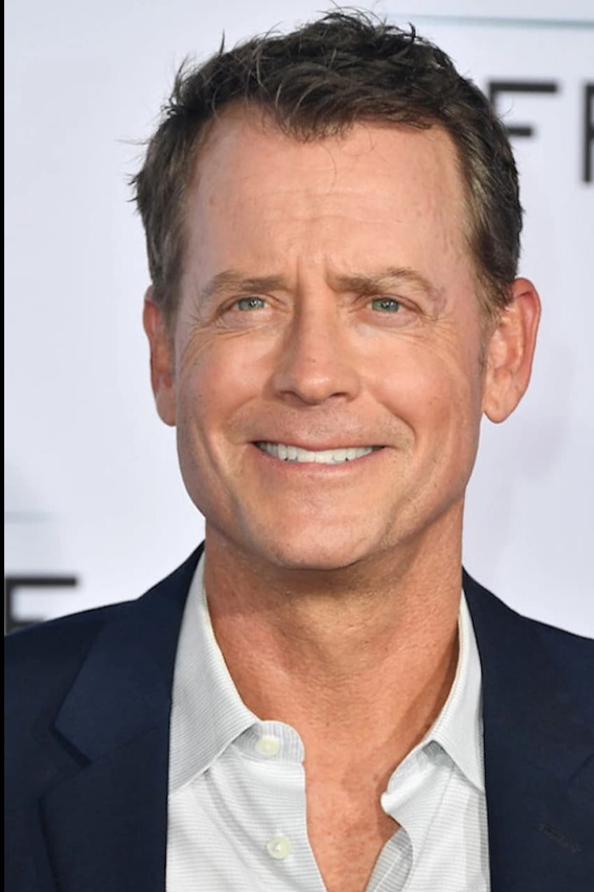 Greg Kinnear