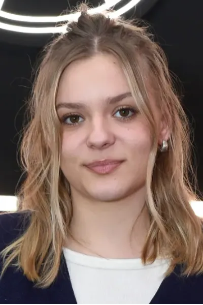 Maisy Stella