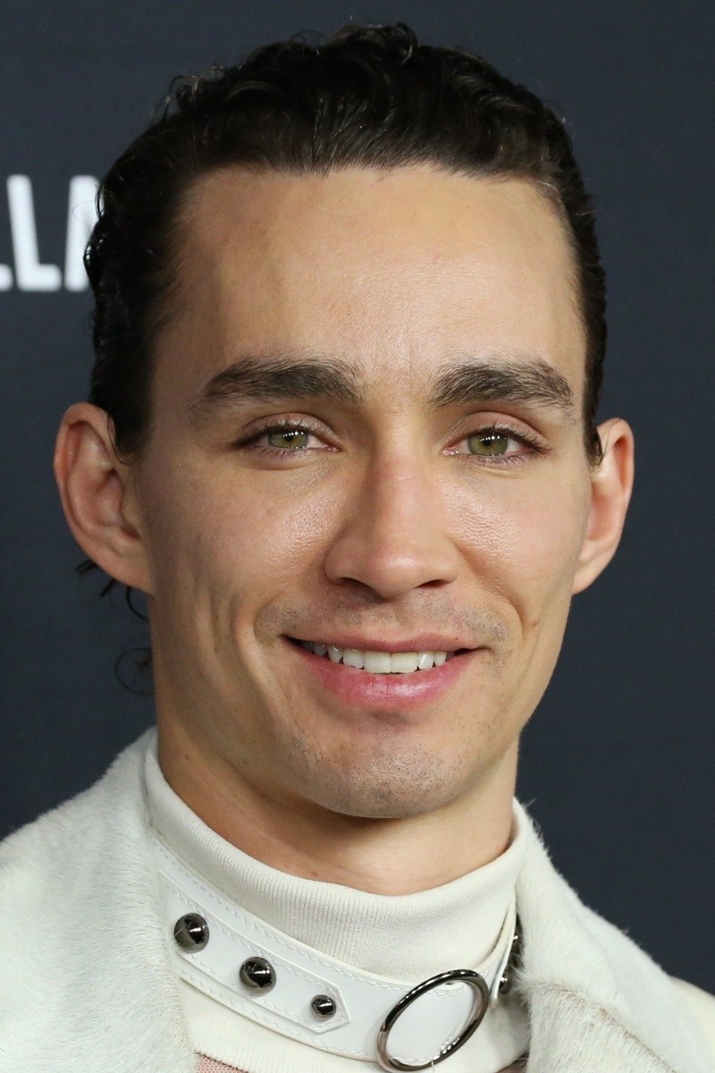 Robert Sheehan